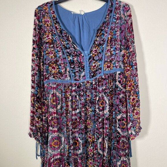 Floreat Dresses & Skirts - Floreat Women's Long Sleeve Velvet Floral Dress Medium